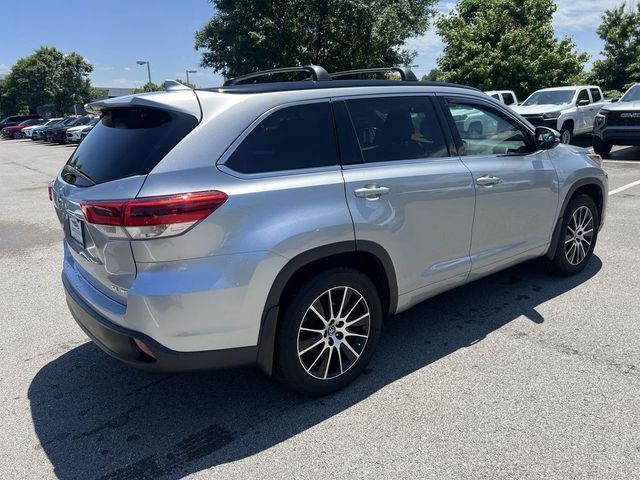 2017 Toyota Highlander SE