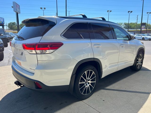 2017 Toyota Highlander SE