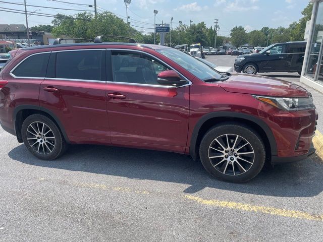 2017 Toyota Highlander SE