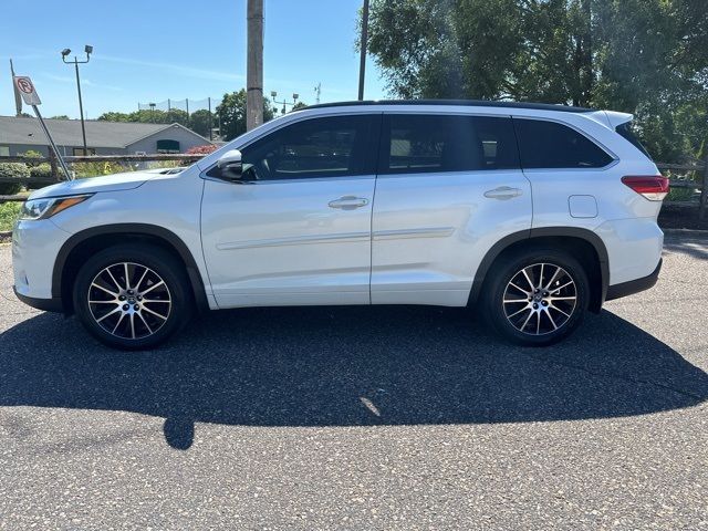 2017 Toyota Highlander SE