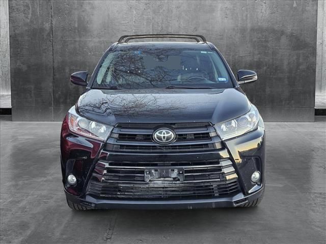 2017 Toyota Highlander SE