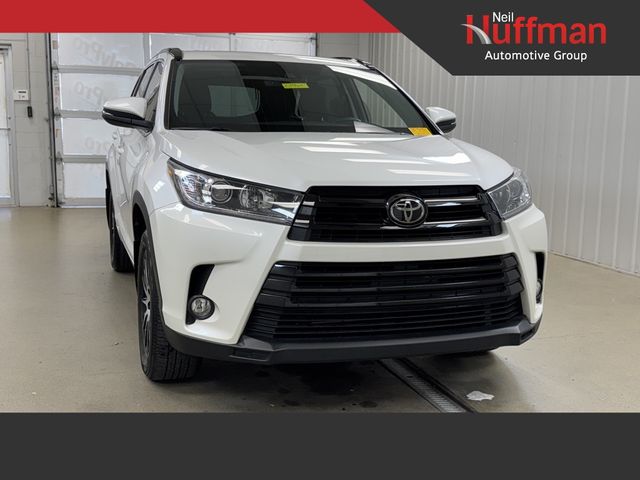 2017 Toyota Highlander SE