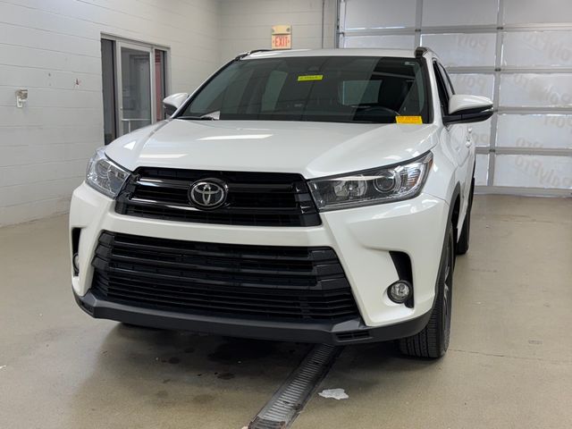 2017 Toyota Highlander SE