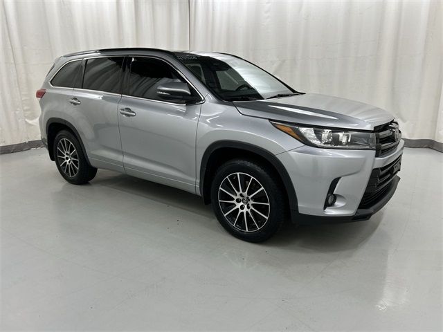 2017 Toyota Highlander SE