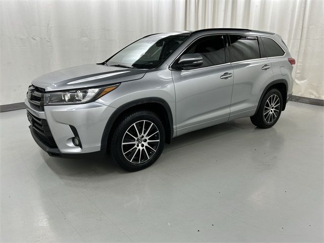 2017 Toyota Highlander SE