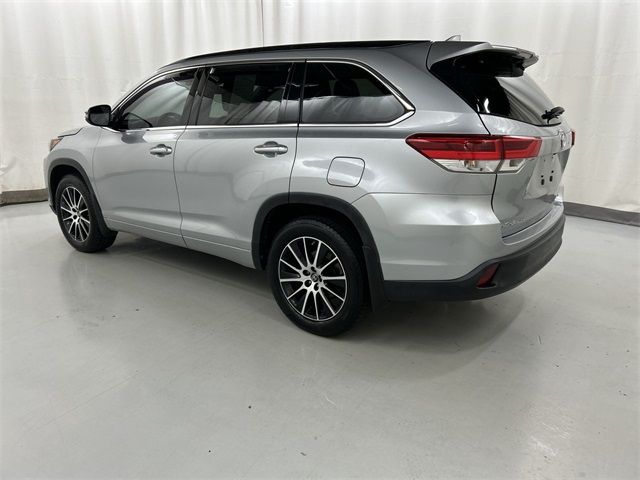 2017 Toyota Highlander SE