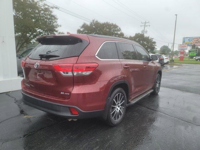 2017 Toyota Highlander SE