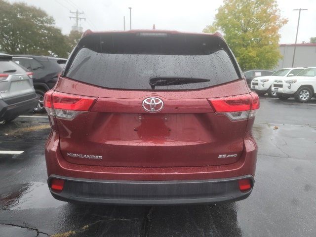 2017 Toyota Highlander SE