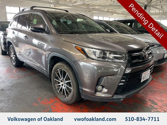 2017 Toyota Highlander SE