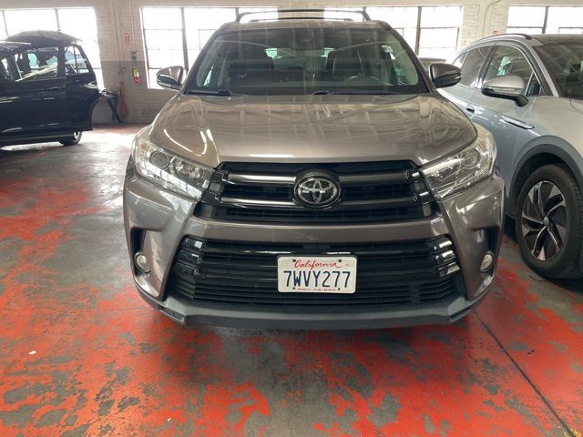 2017 Toyota Highlander SE