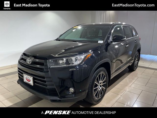 2017 Toyota Highlander SE