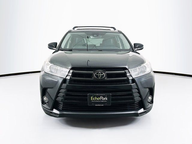 2017 Toyota Highlander SE