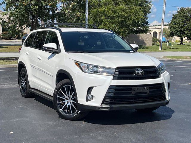 2017 Toyota Highlander SE