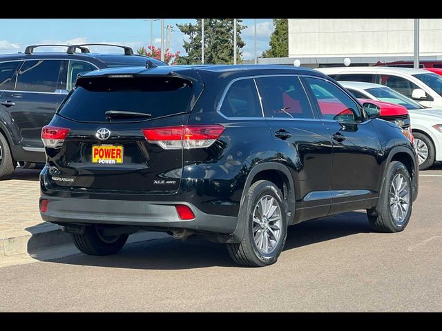 2017 Toyota Highlander SE