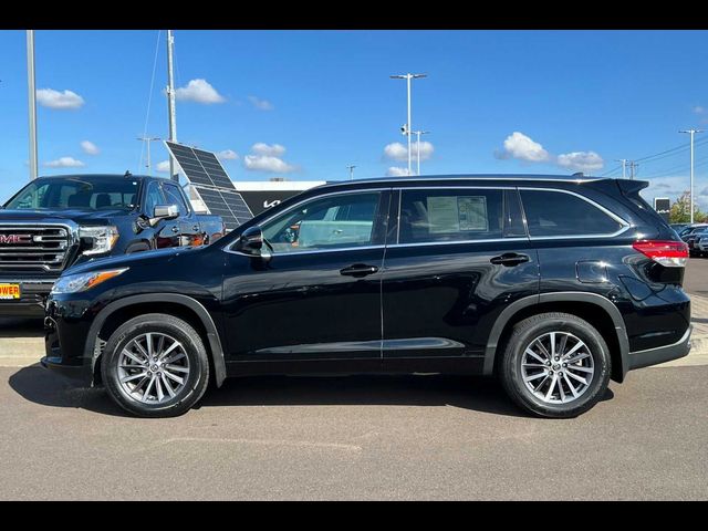 2017 Toyota Highlander SE