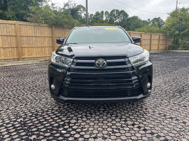 2017 Toyota Highlander SE