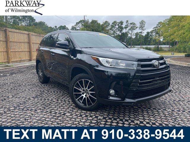 2017 Toyota Highlander SE