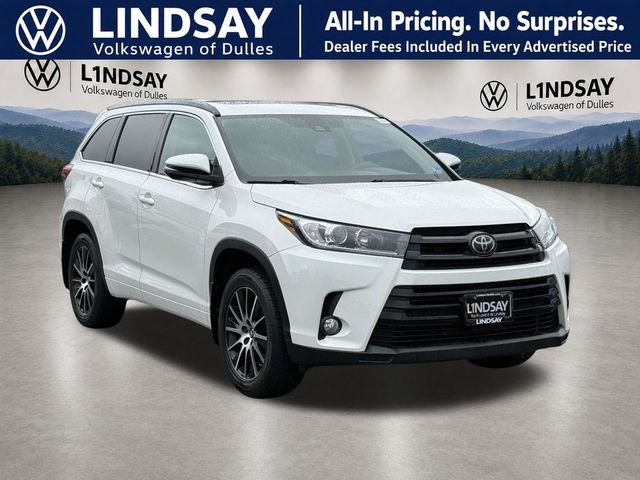 2017 Toyota Highlander SE