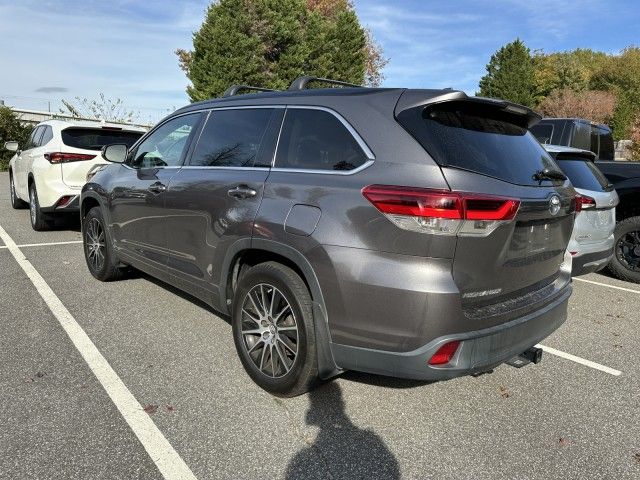 2017 Toyota Highlander SE