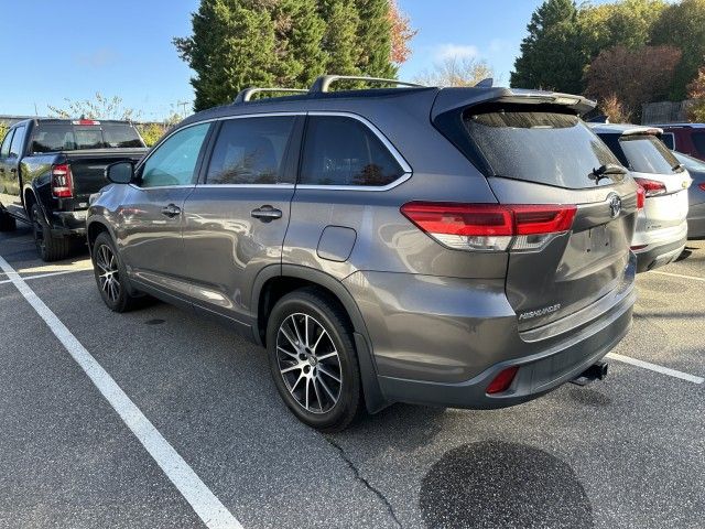 2017 Toyota Highlander SE