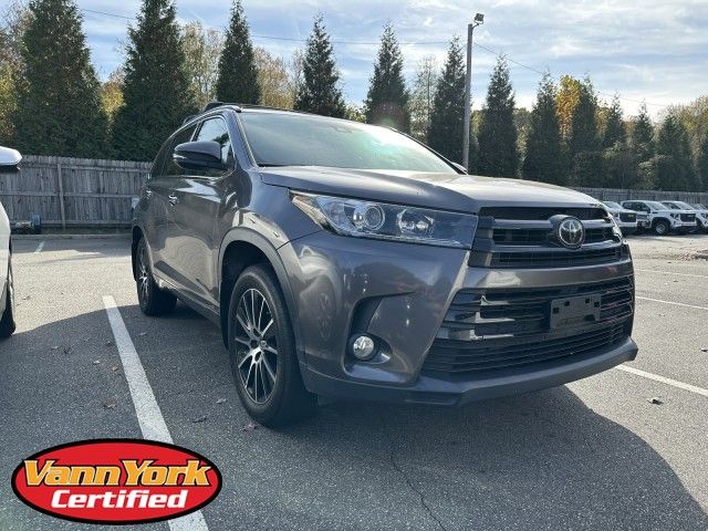 2017 Toyota Highlander SE