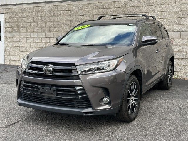 2017 Toyota Highlander SE