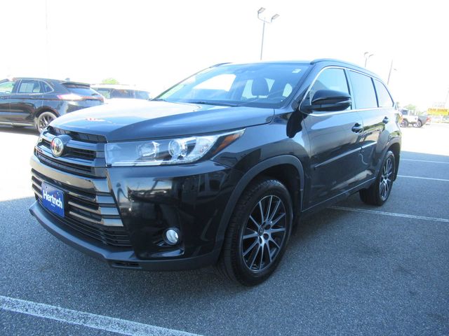 2017 Toyota Highlander SE