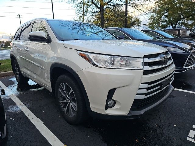 2017 Toyota Highlander SE