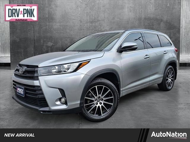 2017 Toyota Highlander SE