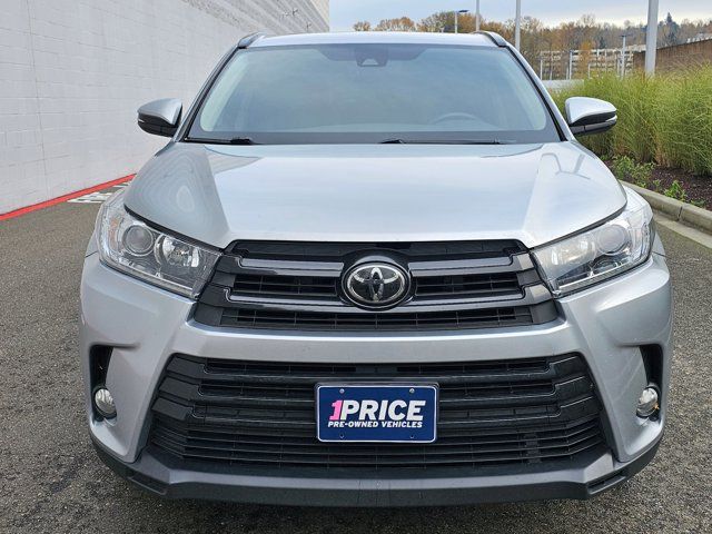 2017 Toyota Highlander SE