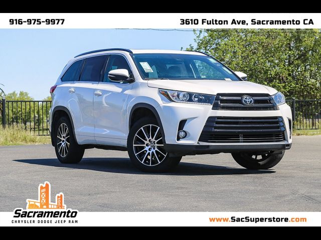 2017 Toyota Highlander SE