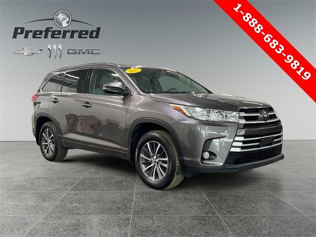 2017 Toyota Highlander SE