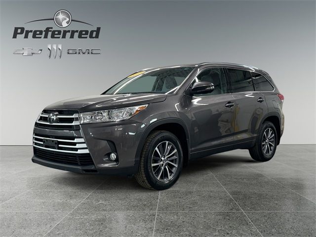 2017 Toyota Highlander SE