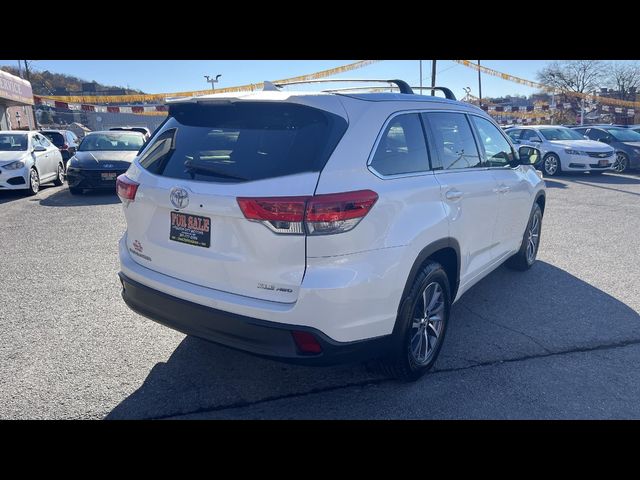 2017 Toyota Highlander SE