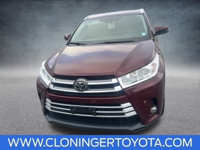 2017 Toyota Highlander SE