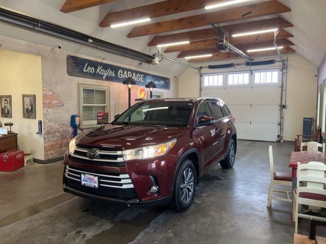 2017 Toyota Highlander SE