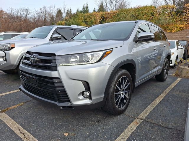 2017 Toyota Highlander SE