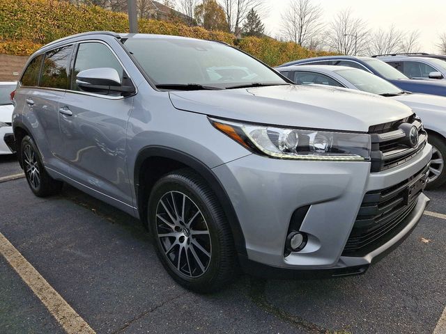 2017 Toyota Highlander SE