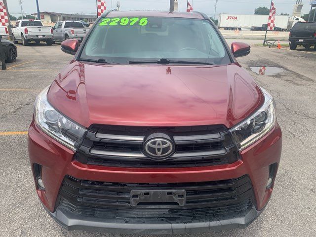 2017 Toyota Highlander SE