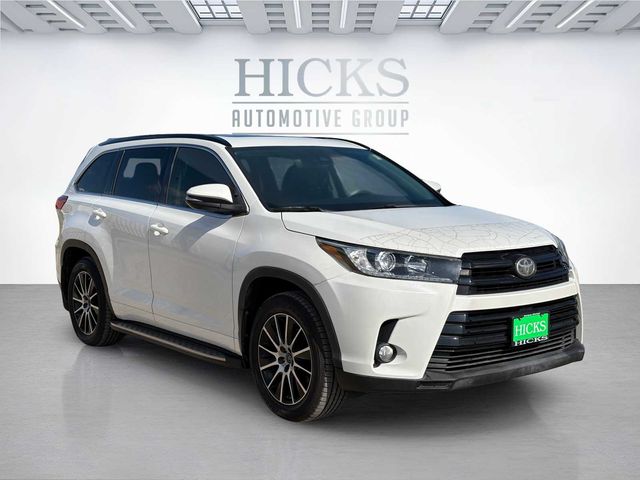 2017 Toyota Highlander SE