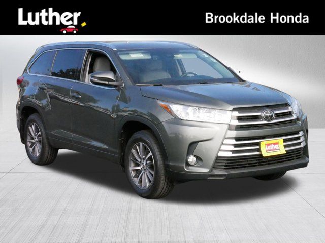 2017 Toyota Highlander SE