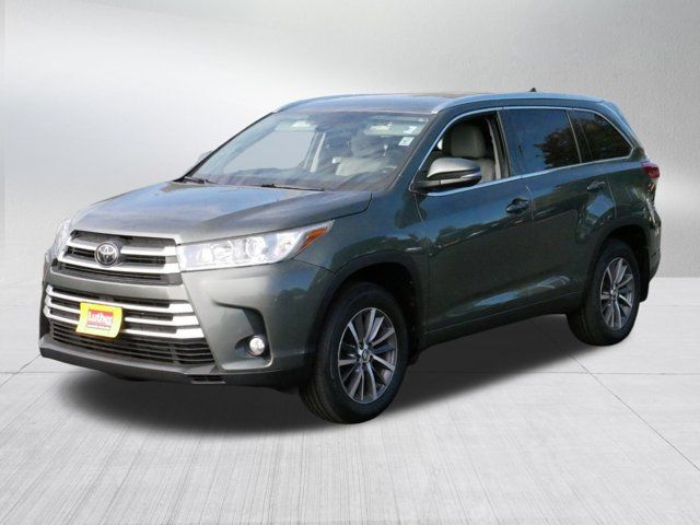 2017 Toyota Highlander SE