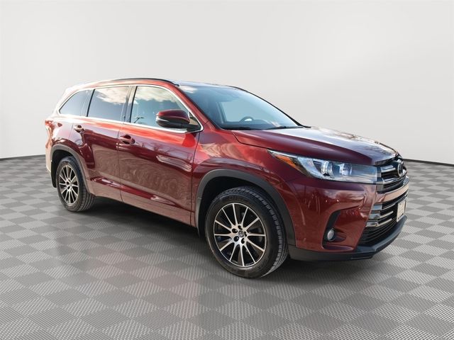 2017 Toyota Highlander SE