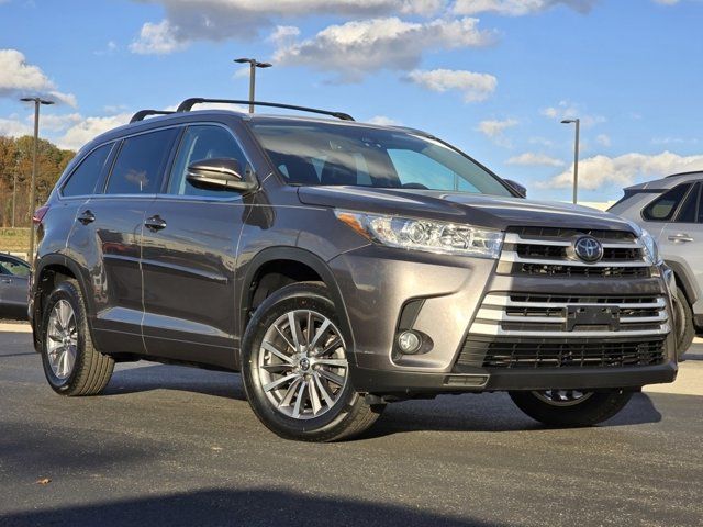 2017 Toyota Highlander SE