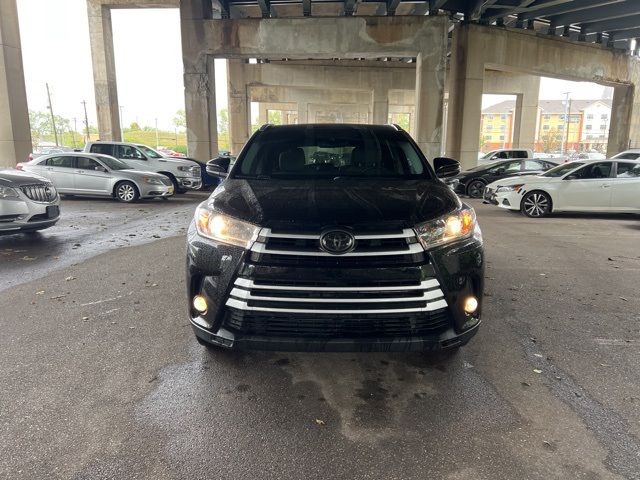 2017 Toyota Highlander SE