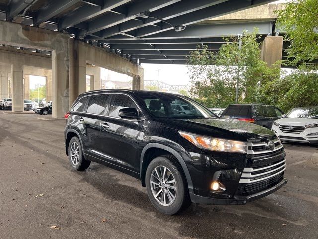 2017 Toyota Highlander SE