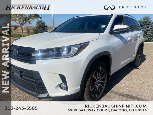 2017 Toyota Highlander SE