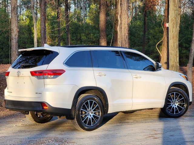 2017 Toyota Highlander SE