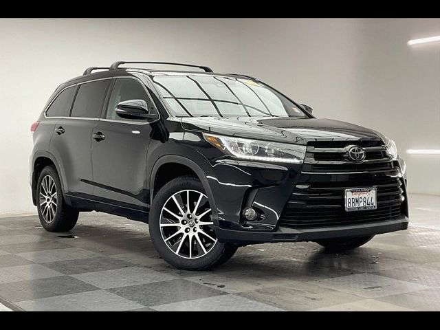 2017 Toyota Highlander SE