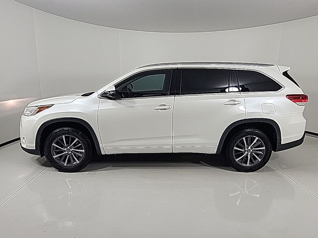 2017 Toyota Highlander SE